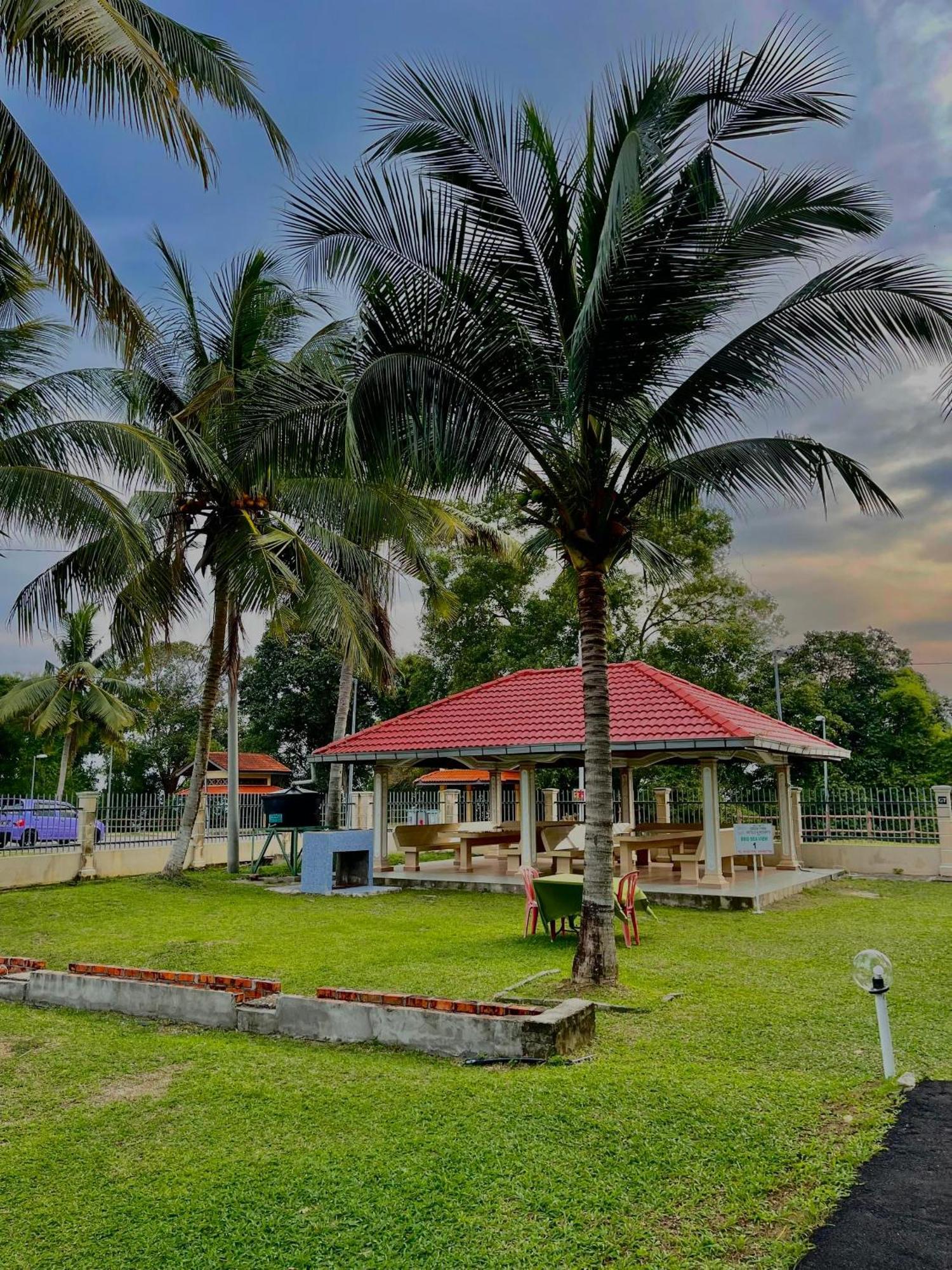 Green Town Hotel And Resort Port Dickson Buitenkant foto