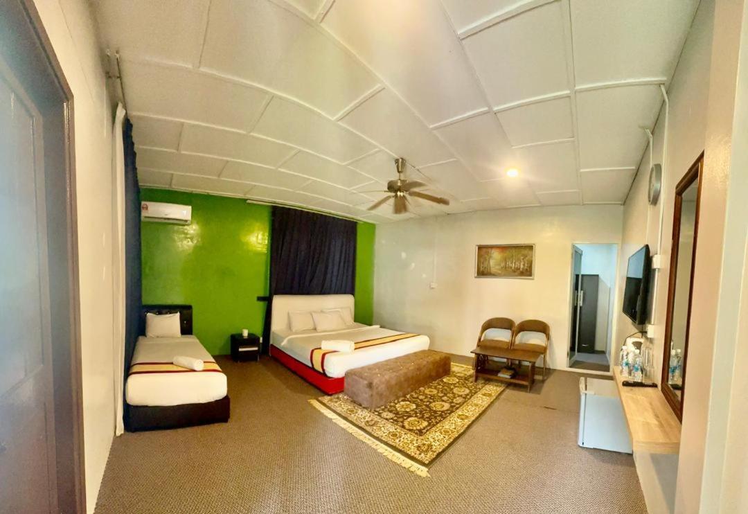Green Town Hotel And Resort Port Dickson Buitenkant foto